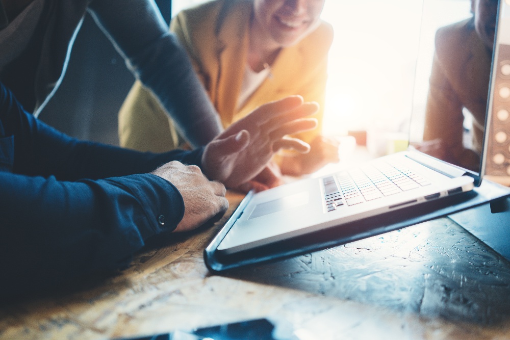 Vertrieb-Leads in Kunden generieren